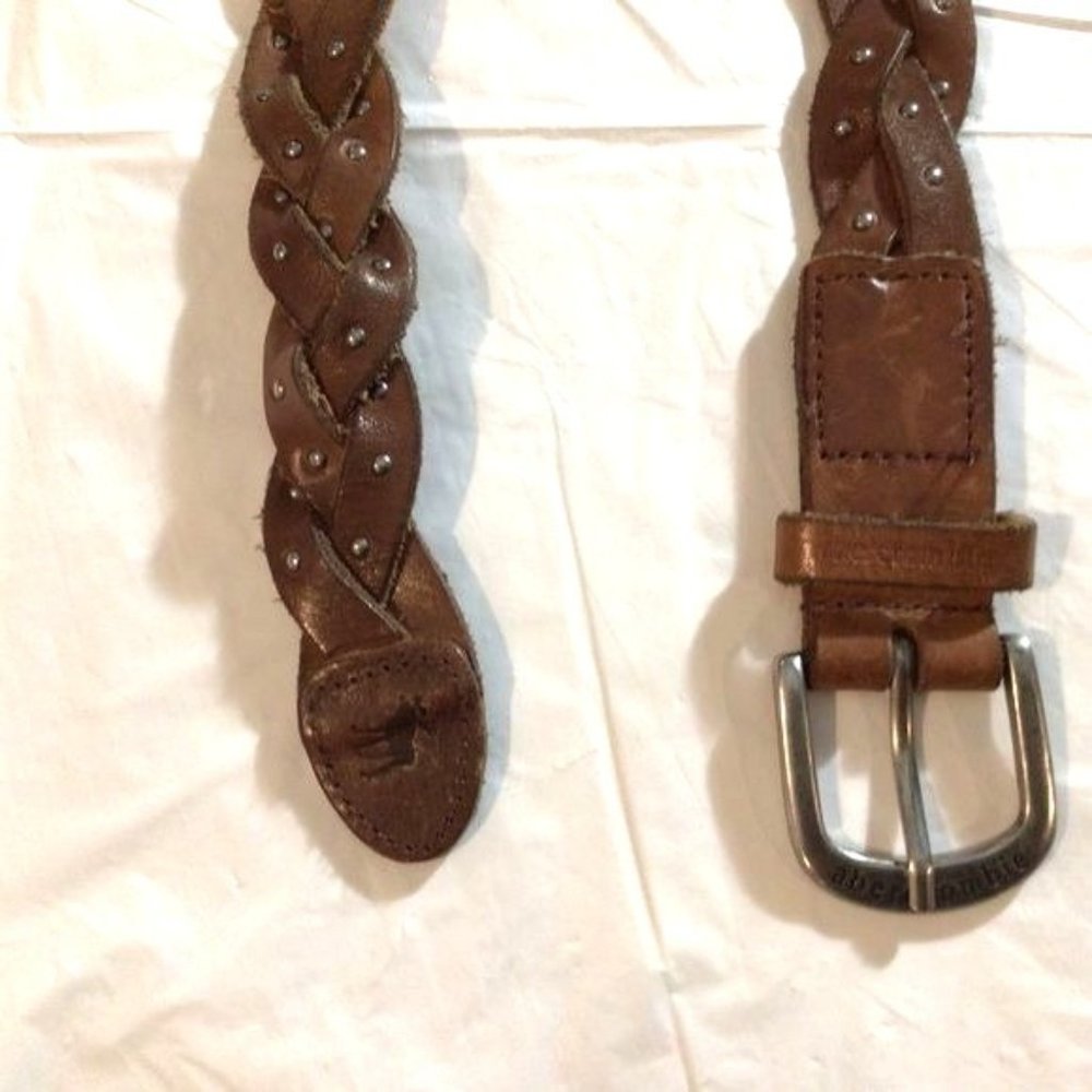 Abercrombie leather braided belt size s/m length is approx 35”, width 1 1/2 “ - Picture 4 of 5